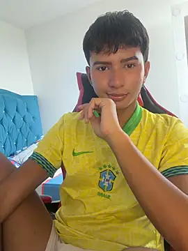 Leonarrrd 01 online show from December 2025 08:13:01 PM