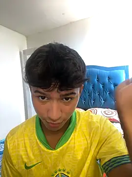 Leonarrrd 01 online show from October 2025 08:24:01 PM