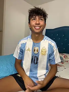 Leonarrrd 01 online show from September 2025 11:32:02 PM
