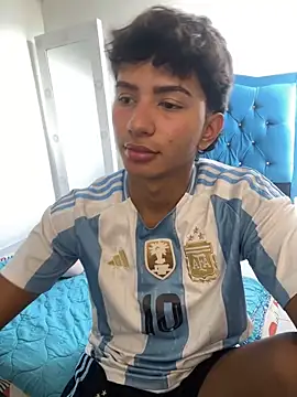 Leonarrrd 01 online show from October 2025 04:40:01 PM