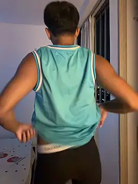 Leonarrrd 01 online show from February 2026 11:37:02 PM