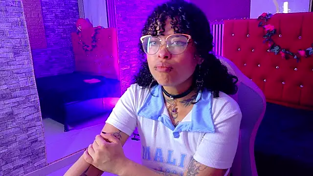 miahernadez303av online show from February 2026 02:54:02 AM