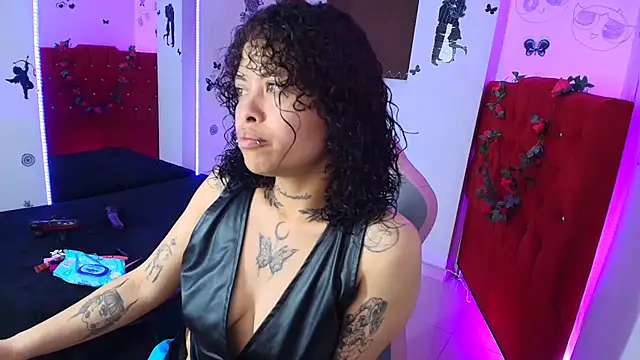 miahernadez303av online show from September 2025 02:27:01 AM