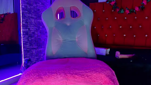 miahernadez303av online show from March 2026 07:26:02 AM