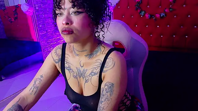 miahernadez303av online show from February 2026 04:23:01 AM