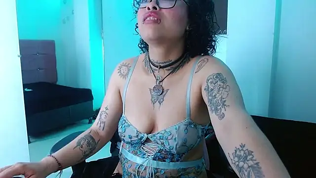 miahernadez303av online show from February 2025 06:38:02 AM