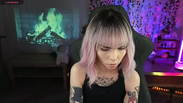 Kerry Kirk online show from April 2026 09:54:01 PM