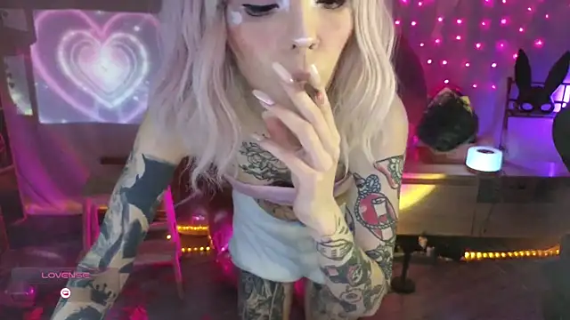 Kerry Kirk online show from February 2026 09:58:02 PM