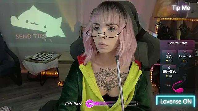 Snapshot of Kerry_Kirk chatting on November 2025 09:04:01 PM Kerry Kirk online show from November 2025 09:04:01 PM