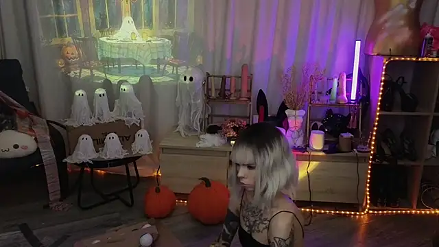 Snapshot of Kerry_Kirk chatting on October 2025 11:26:02 PM Kerry Kirk online show from October 2025 11:26:02 PM