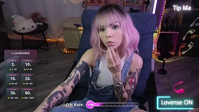 Snapshot of Kerry_Kirk chatting on November 2025 09:51:01 PM Kerry Kirk online show from November 2025 09:51:01 PM