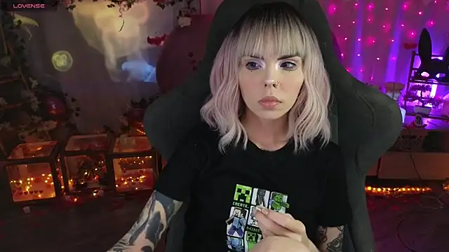 Kerry Kirk online show from February 2026 09:48:02 PM