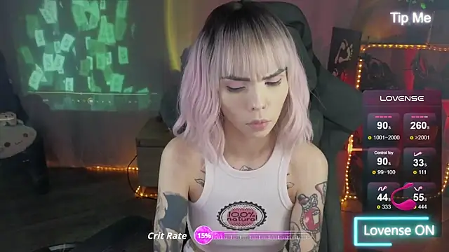 Snapshot of Kerry_Kirk chatting on December 2025 09:38:02 PM Kerry Kirk online show from December 2025 09:38:02 PM