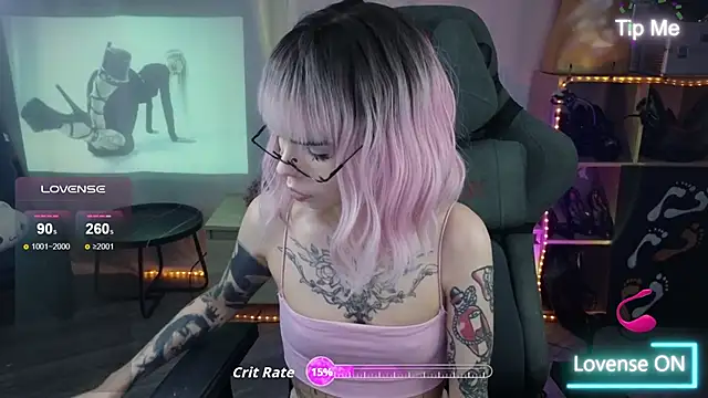 Snapshot of Kerry_Kirk chatting on November 2025 09:03:02 PM Kerry Kirk online show from November 2025 09:03:02 PM