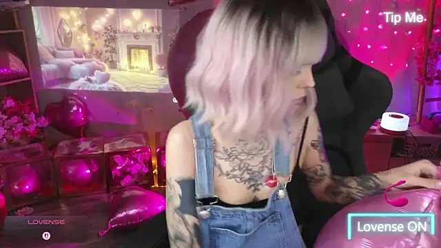 Kerry Kirk online show from February 2026 09:58:02 PM