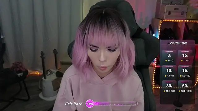 Snapshot of Kerry_Kirk chatting on November 2025 09:07:01 PM Kerry Kirk online show from November 2025 09:07:01 PM