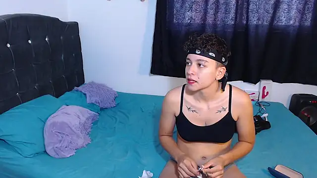 Antonella Cruz02 online show from December 2025 04:30:02 PM