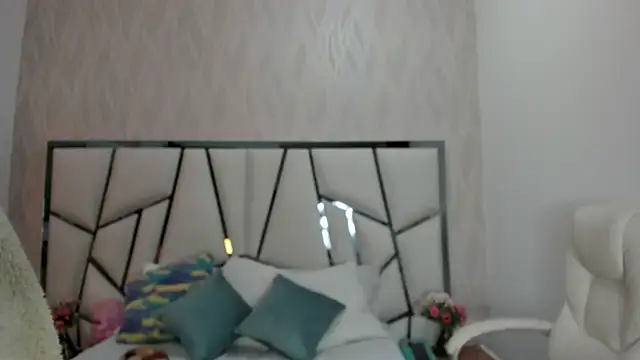  aurora18  online show from February 2026 03:02:01 AM