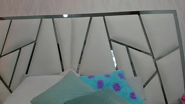  aurora18  online show from February 2026 03:06:02 AM