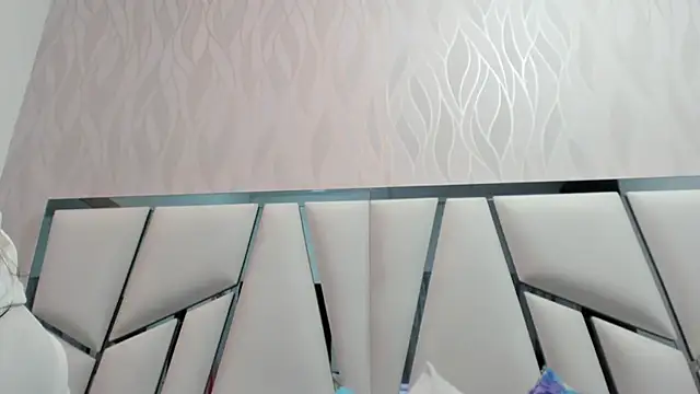  aurora18  online show from February 2026 03:05:01 AM