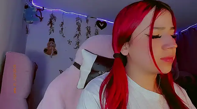 Snapshot of madisonx17 chatting on January 2025 04:34:01 AM madisonx17 online show from January 2025 04:34:01 AM