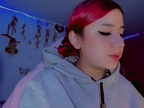 Snapshot of madisonx17 chatting on February 2025 02:29:02 AM madisonx17 online show from February 2025 02:29:02 AM