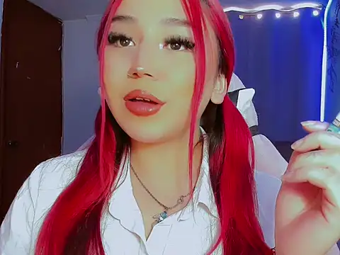 Snapshot of madisonx17 chatting on November 2025 08:20:01 PM madisonx17 online show from November 2025 08:20:01 PM