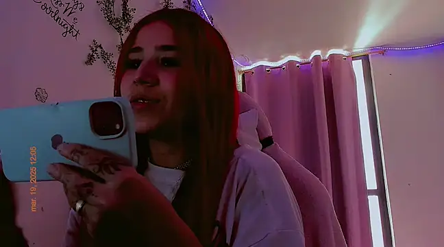 Snapshot of madisonx17 chatting on March 2025 05:06:01 PM madisonx17 online show from March 2025 05:06:01 PM