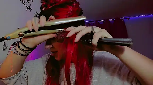 Snapshot of madisonx17 chatting on February 2025 11:30:01 PM madisonx17 online show from February 2025 11:30:01 PM