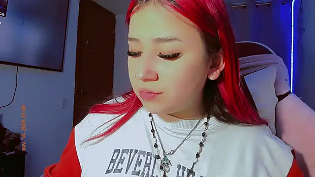 Snapshot of madisonx17 chatting on November 2025 02:59:02 AM madisonx17 online show from November 2025 02:59:02 AM