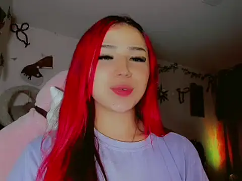 Snapshot of madisonx17 chatting on January 2025 03:24:02 AM madisonx17 online show from January 2025 03:24:02 AM