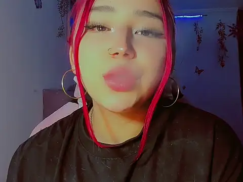 Snapshot of madisonx17 chatting on September 2025 09:39:01 PM madisonx17 online show from September 2025 09:39:01 PM