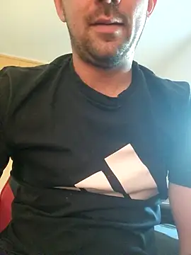 Snapshot of magicSeX4You chatting on February 2025 02:24:01 PM magicSeX4You online show from February 2025 02:24:01 PM