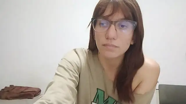 Snapshot of Luna-e-Franco1 chatting on June 2026 12:27:02 AM Luna-e-Franco1 online show from June 2026 12:27:02 AM