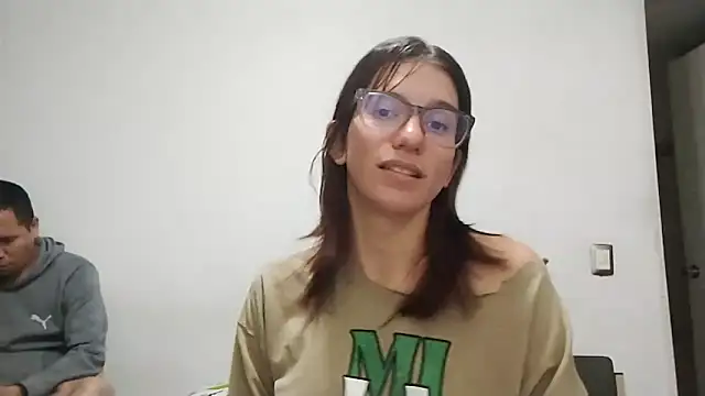 Luna-e-Franco1 online show from April 2026 11:40:02 PM