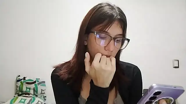 Snapshot of Luna-e-Franco1 chatting on April 2026 11:11:01 PM Luna-e-Franco1 online show from April 2026 11:11:01 PM