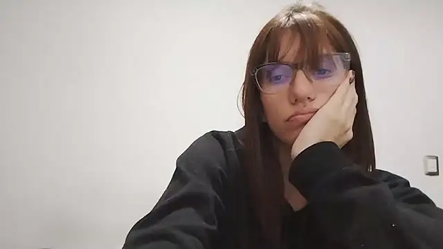 Snapshot of Luna-e-Franco1 chatting on July 2026 02:40:02 AM Luna-e-Franco1 online show from July 2026 02:40:02 AM