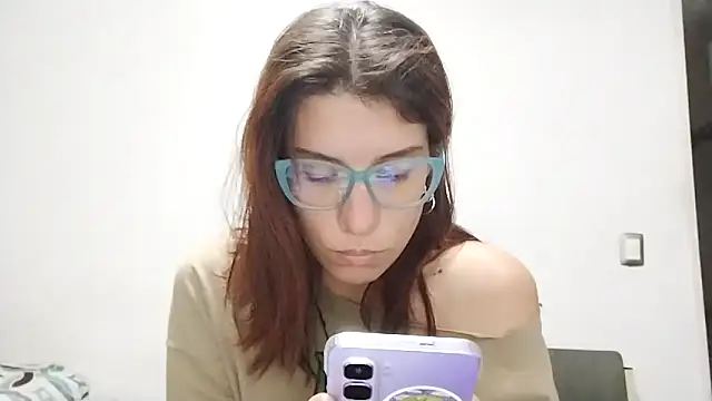 Snapshot of Luna-e-Franco1 chatting on April 2026 10:51:02 PM Luna-e-Franco1 online show from April 2026 10:51:02 PM