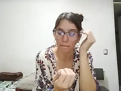 Snapshot of Luna-e-Franco1 chatting on April 2026 12:06:02 AM Luna-e-Franco1 online show from April 2026 12:06:02 AM