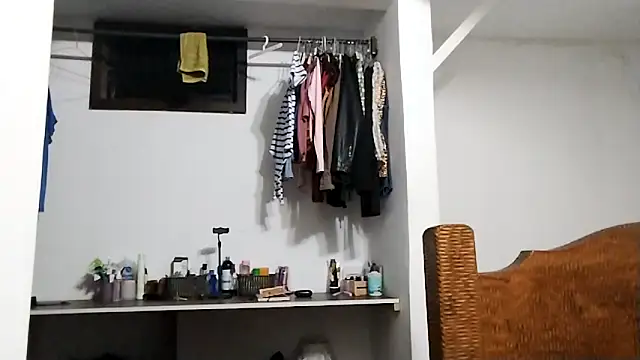 Luna-e-Franco1 online show from November 2025 02:27:01 AM