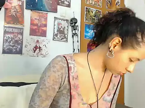 Snapshot of kiaraleono1302 chatting on December 2025 01:21:02 AM kiaraleono1302 online show from December 2025 01:21:02 AM