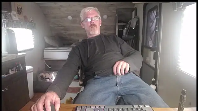 Snapshot of Di9ital069 chatting on November 2025 06:35:02 PM Di9ital069 online show from November 2025 06:35:02 PM