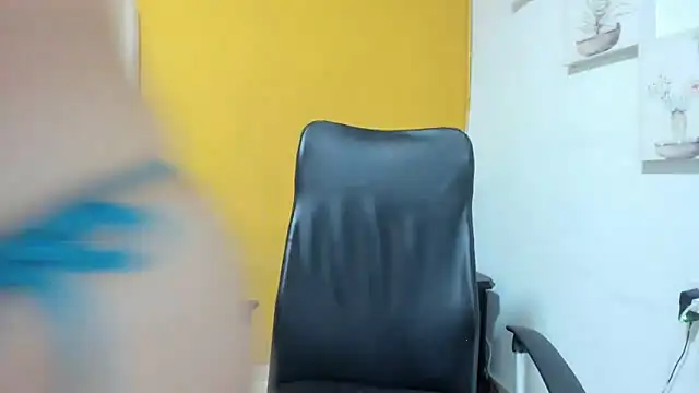 Snapshot of rousse_sexyandhot chatting on November 2025 01:06:01 AM rousse sexyandhot online show from November 2025 01:06:01 AM