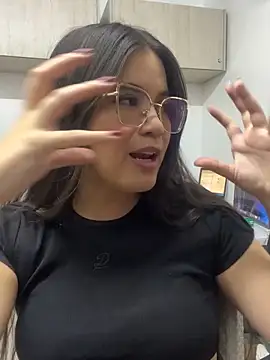Snapshot of CamilaSofiia chatting on October 2025 08:28:01 PM CamilaSofiia online show from October 2025 08:28:01 PM