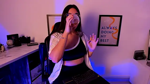 CamilaSofiia online show from October 2025 07:59:02 PM