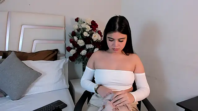 Snapshot of CamilaSofiia chatting on March 2025 07:43:02 PM CamilaSofiia online show from March 2025 07:43:02 PM