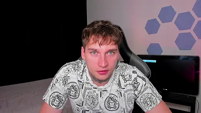Chris Tyson online show from September 2025 01:28:02 AM
