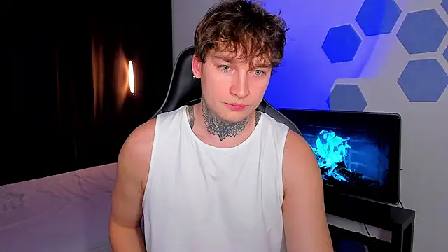 Snapshot of Chris_Tyson chatting on November 2025 08:30:02 PM Chris Tyson online show from November 2025 08:30:02 PM