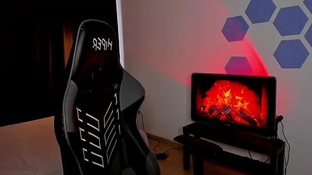 Snapshot of Chris_Tyson chatting on November 2025 06:58:01 AM Chris Tyson online show from November 2025 06:58:01 AM