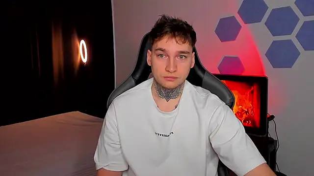 Snapshot of Chris_Tyson chatting on November 2025 06:14:01 AM Chris Tyson online show from November 2025 06:14:01 AM